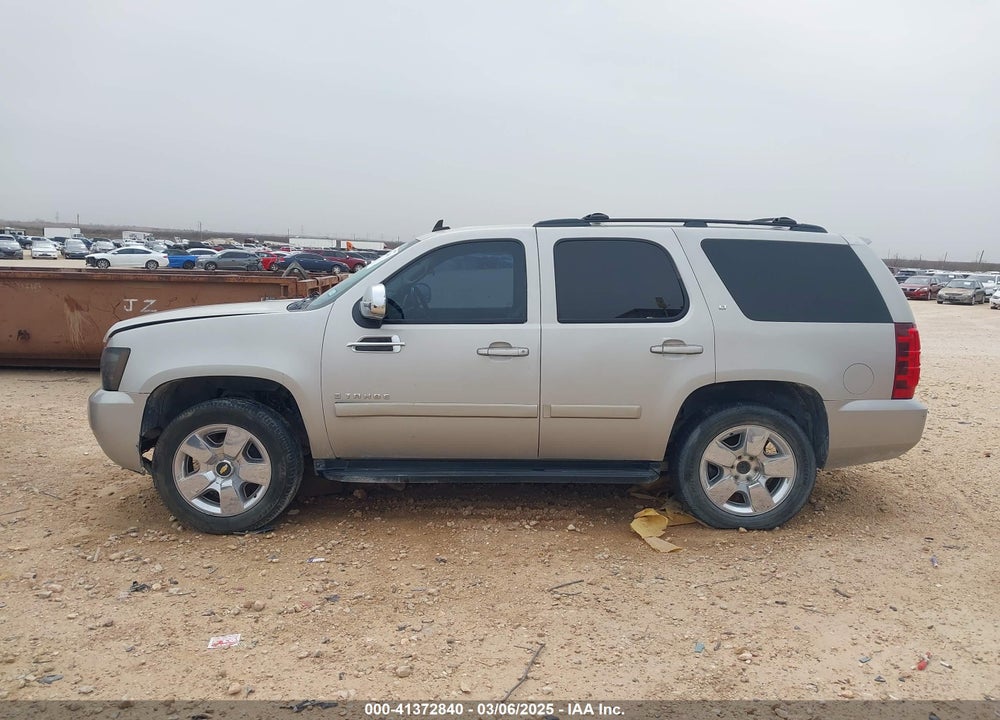 2009 CHEVROLET TAHOE VIN: 1GNFC23039R152640