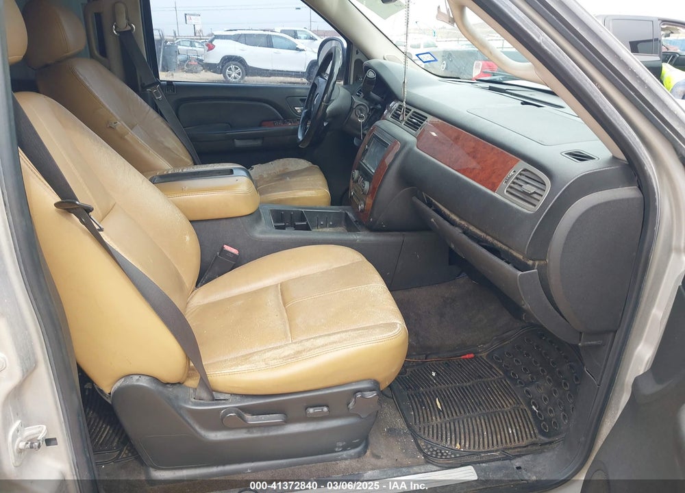 2009 CHEVROLET TAHOE VIN: 1GNFC23039R152640