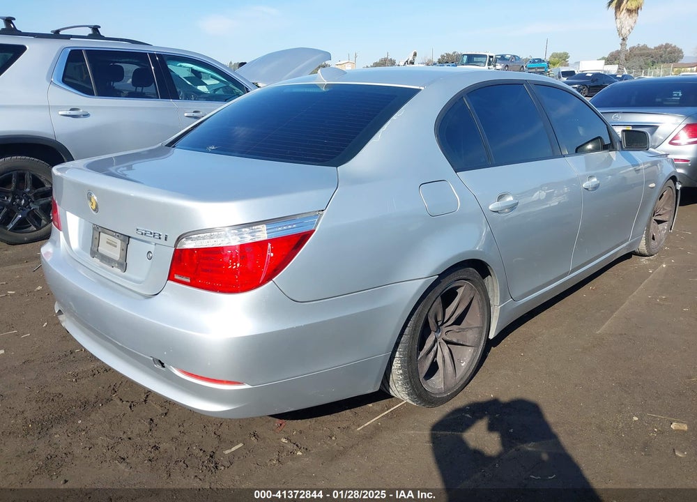 2008 BMW 528I VIN: WBANU53568CT01474