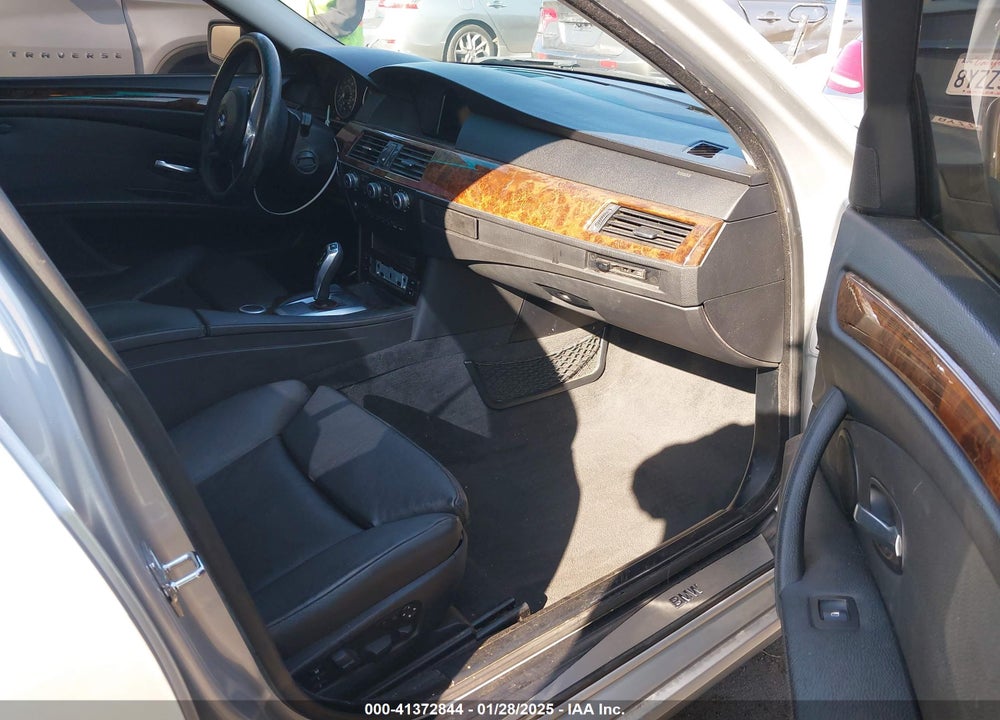2008 BMW 528I VIN: WBANU53568CT01474