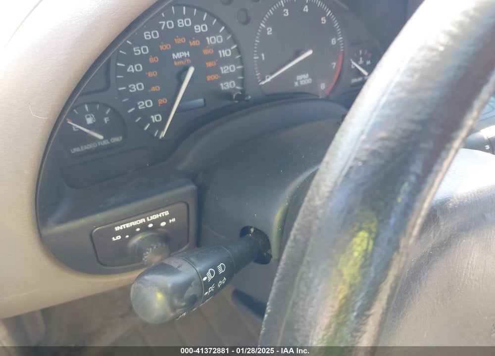 1998 SATURN SL2 VIN: 1G8ZK5272WZ236253