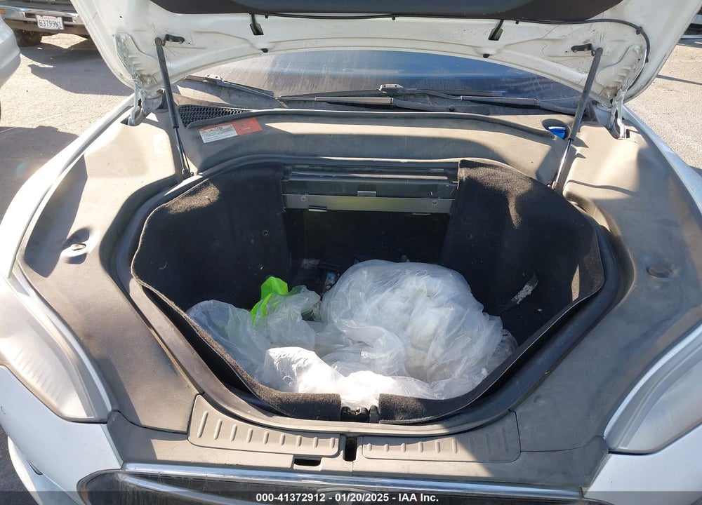 2015 TESLA MODEL S VIN: 5YJSA1V12FF099301