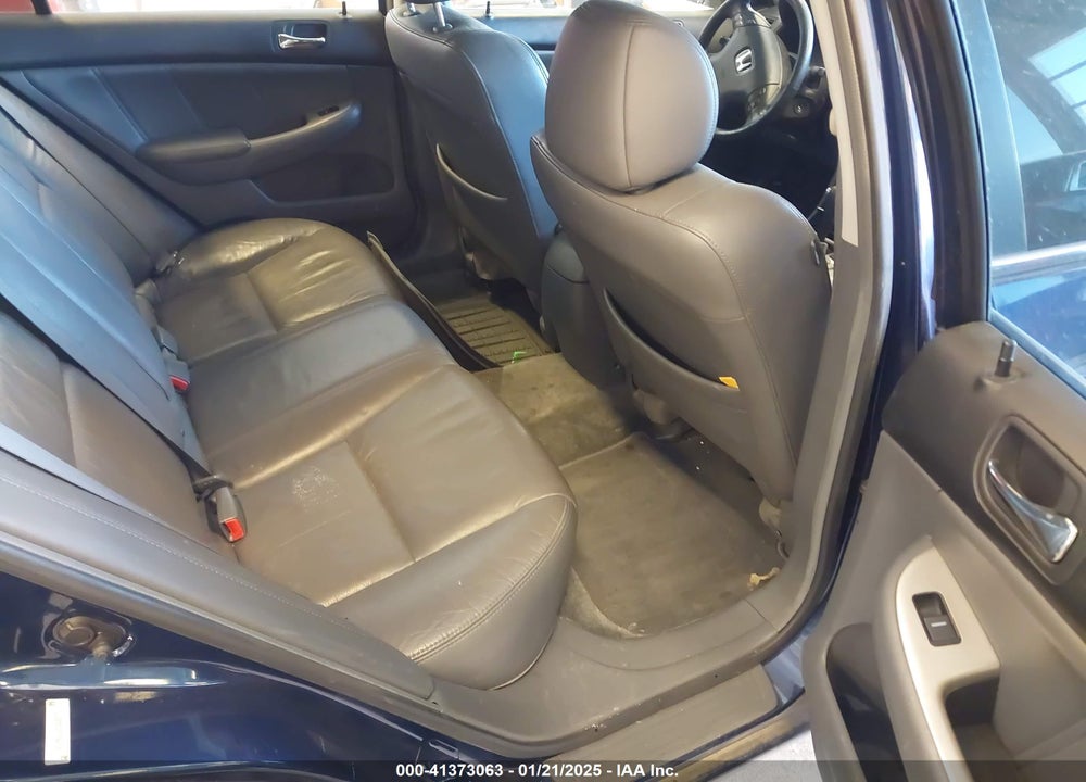 2005 HONDA ACCORD 3.0 EX VIN: 1HGCM66545A022318