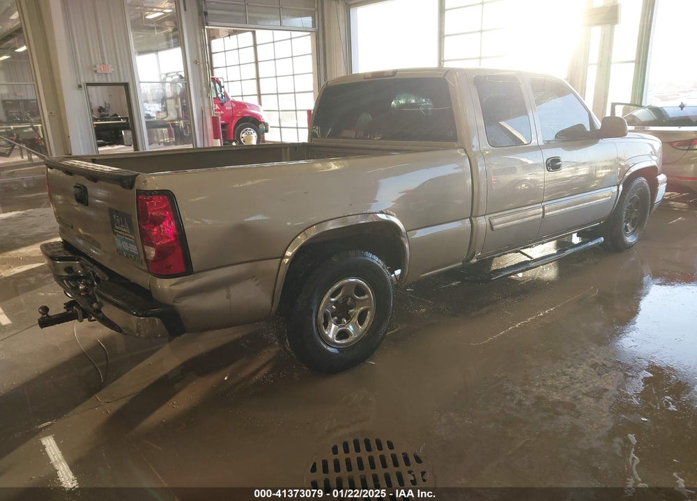 2003 CHEVROLET SILVERADO 1500 LS VIN: 2GCEC19V231358663