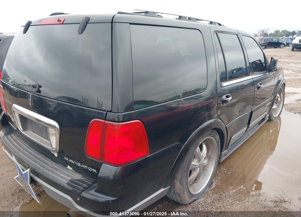 2004 LINCOLN NAVIGATOR VIN: 5LMFU28R24LJ30047