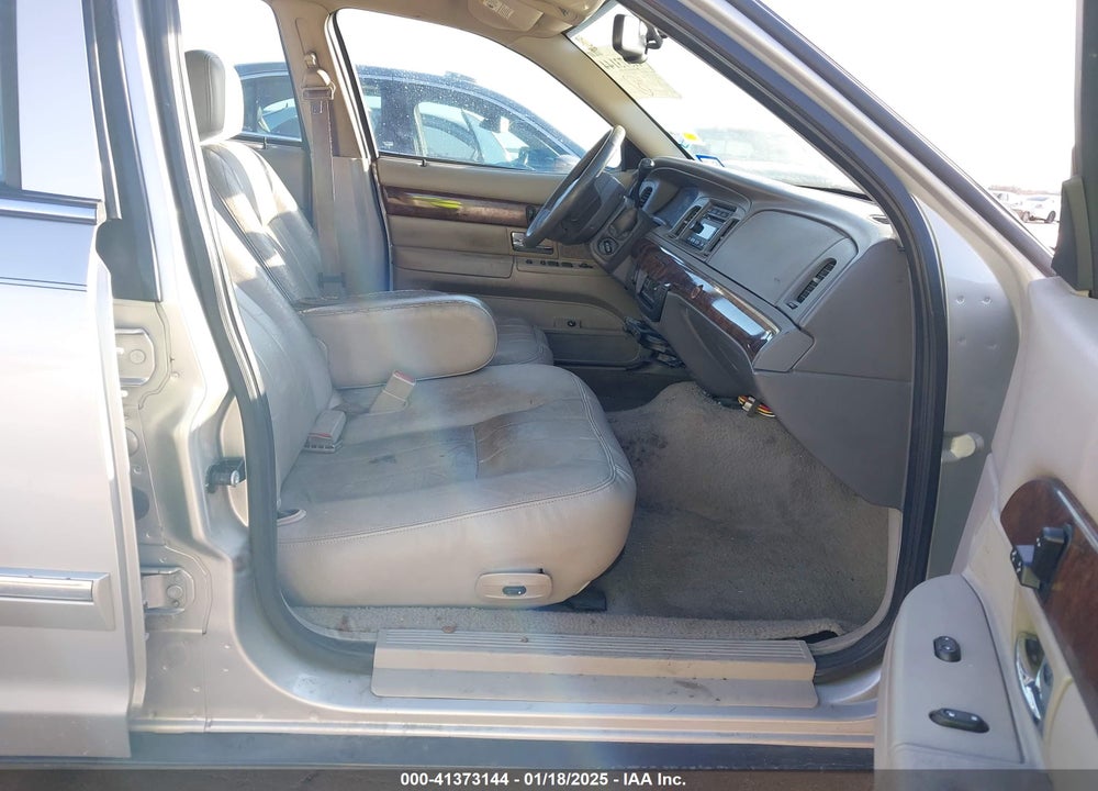2008 MERCURY GRAND MARQUIS LS VIN: 2MEFM75V38X633728
