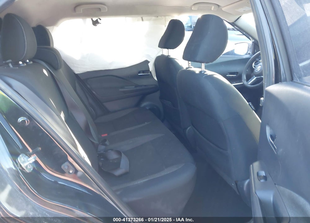 2018 NISSAN KICKS SV VIN: 3N1CP5CU2JL542647