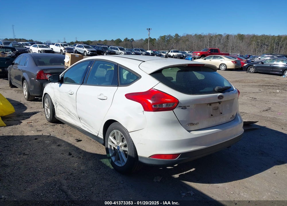 2016 FORD FOCUS VIN: 1FADP3K21GL393180