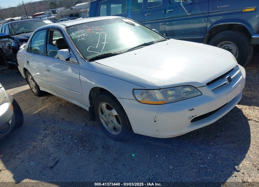 2000 HONDA ACCORD 2.3 EX VIN: 1HGCG5660YA151770