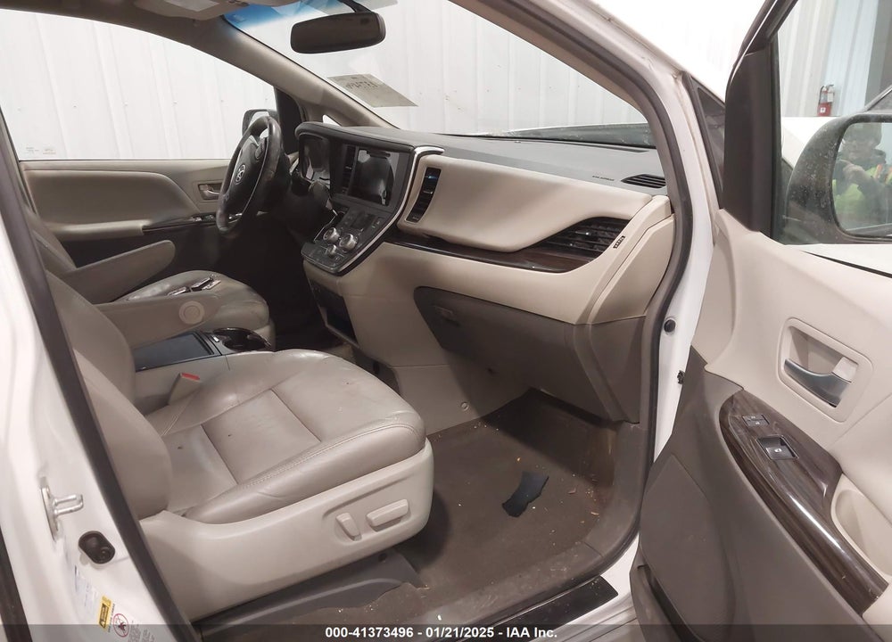2017 TOYOTA SIENNA XLE 7 PASSENGER VIN: 5TDDZ3DC5HS162874