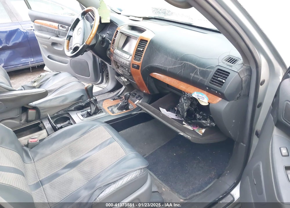 2004 LEXUS GX 470 VIN: JTJBT20X240028121