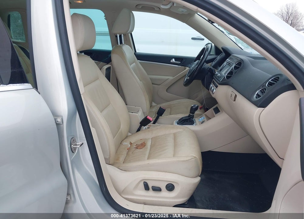 2013 VOLKSWAGEN TIGUAN SEL VIN: WVGBV3AX2DW562570