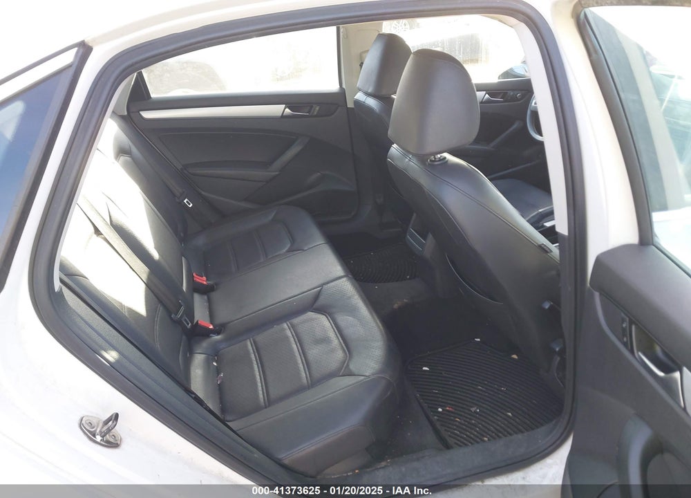 2012 VOLKSWAGEN PASSAT VIN: 1VWBP7A3XCC084978