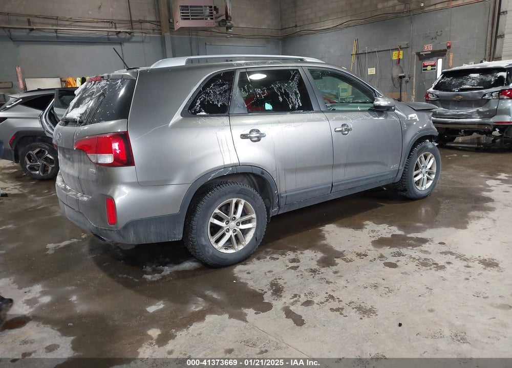 2014 KIA SORENTO LX VIN: 5XYKTDA68EG518126