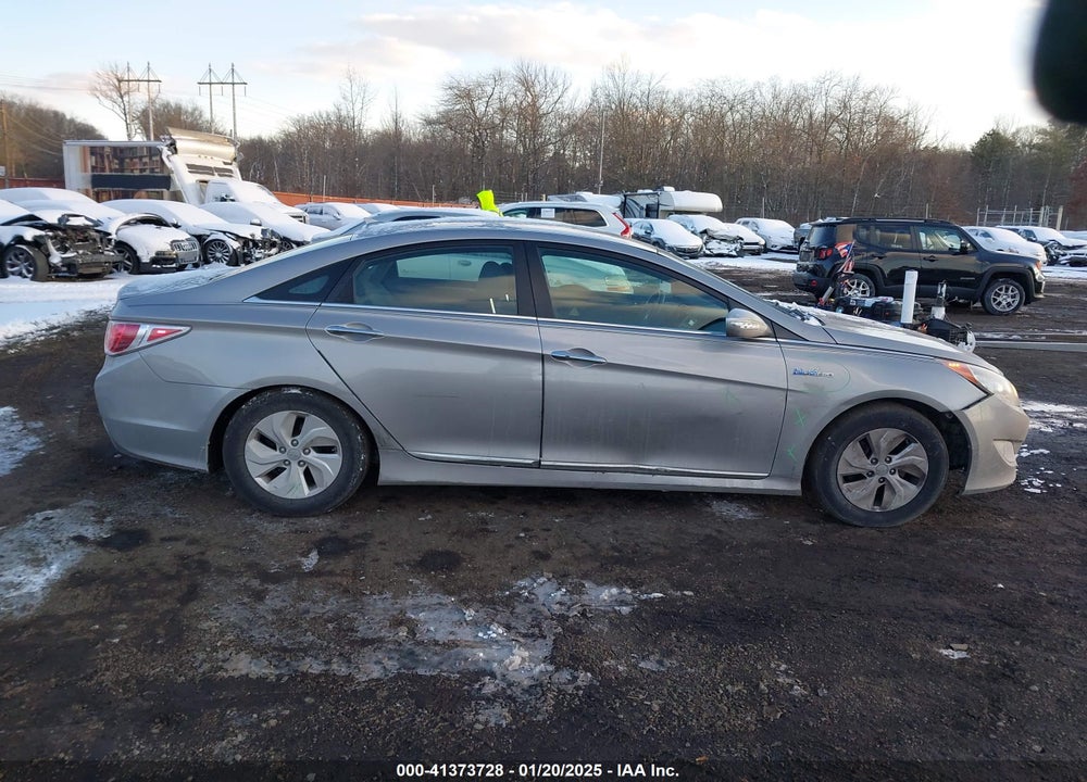 2013 HYUNDAI SONATA HYBRID VIN: KMHEC4A43DA093923