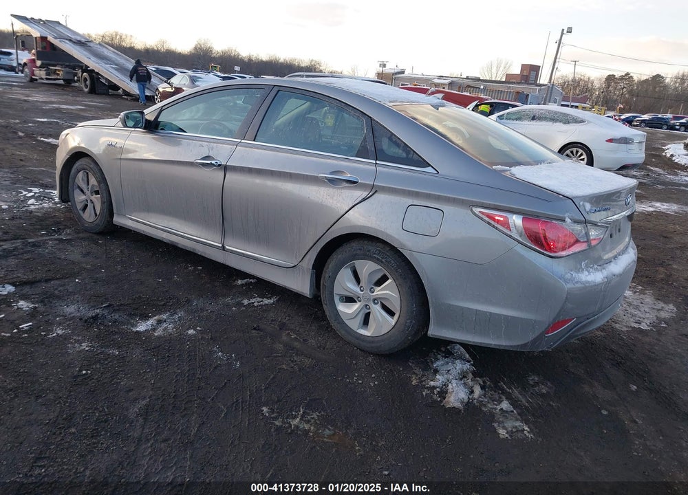 2013 HYUNDAI SONATA HYBRID VIN: KMHEC4A43DA093923