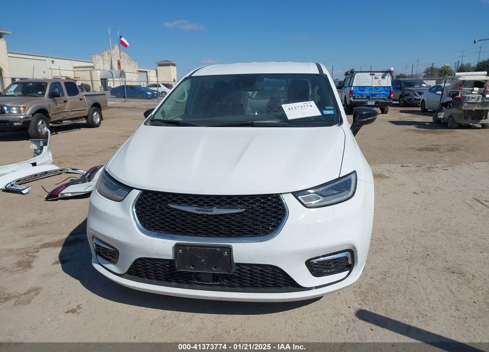 2024 CHRYSLER PACIFICA TOURING L VIN: 2C4RC1BG5RR120118
