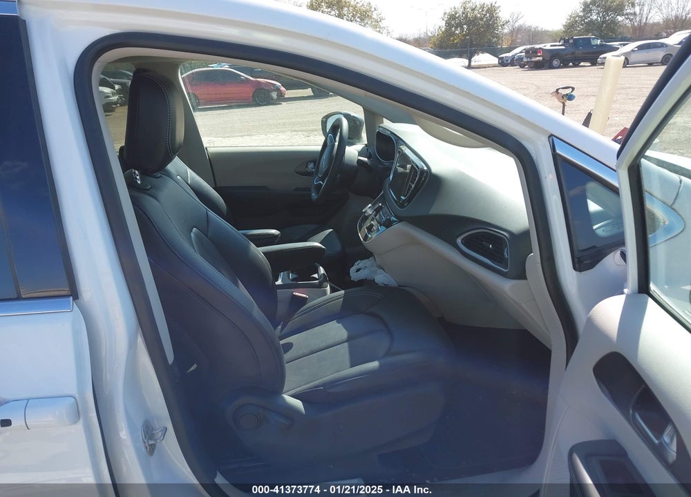 2024 CHRYSLER PACIFICA TOURING L VIN: 2C4RC1BG5RR120118