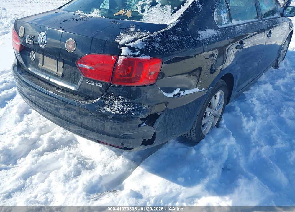 2011 VOLKSWAGEN JETTA VIN: 3VWDZ7AJ8BM302964