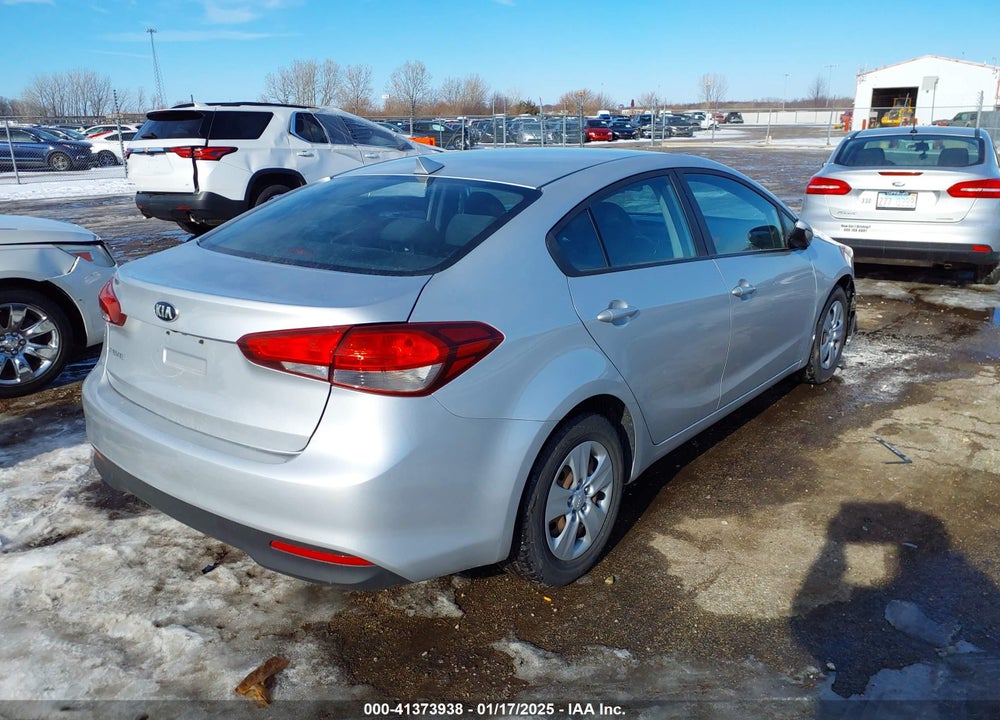 2017 KIA FORTE VIN: 3KPFL4A71HE158113