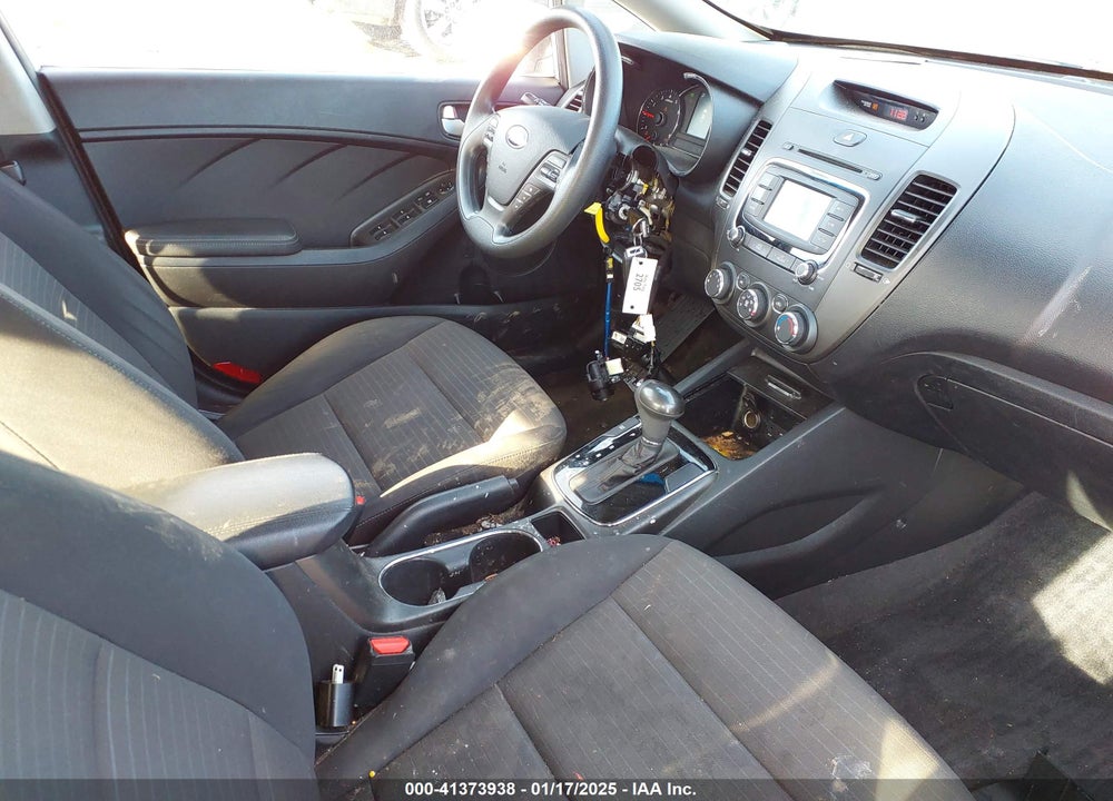2017 KIA FORTE VIN: 3KPFL4A71HE158113
