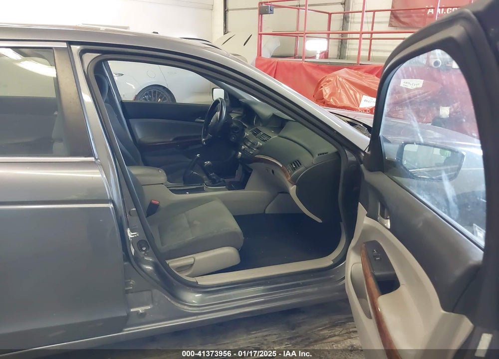 2011 HONDA ACCORD 2.4 EX VIN: 1HGCP2E75BA107490