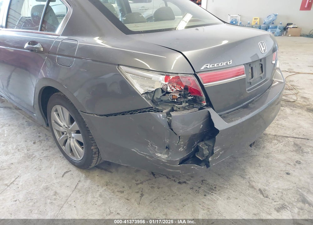 2011 HONDA ACCORD 2.4 EX VIN: 1HGCP2E75BA107490