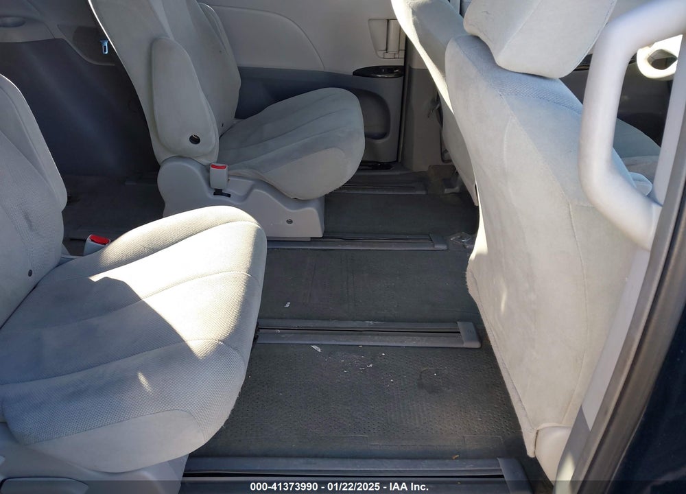 2012 TOYOTA SIENNA BASE V6 7 PASSENGER VIN: 5TDZK3DC6CS248973