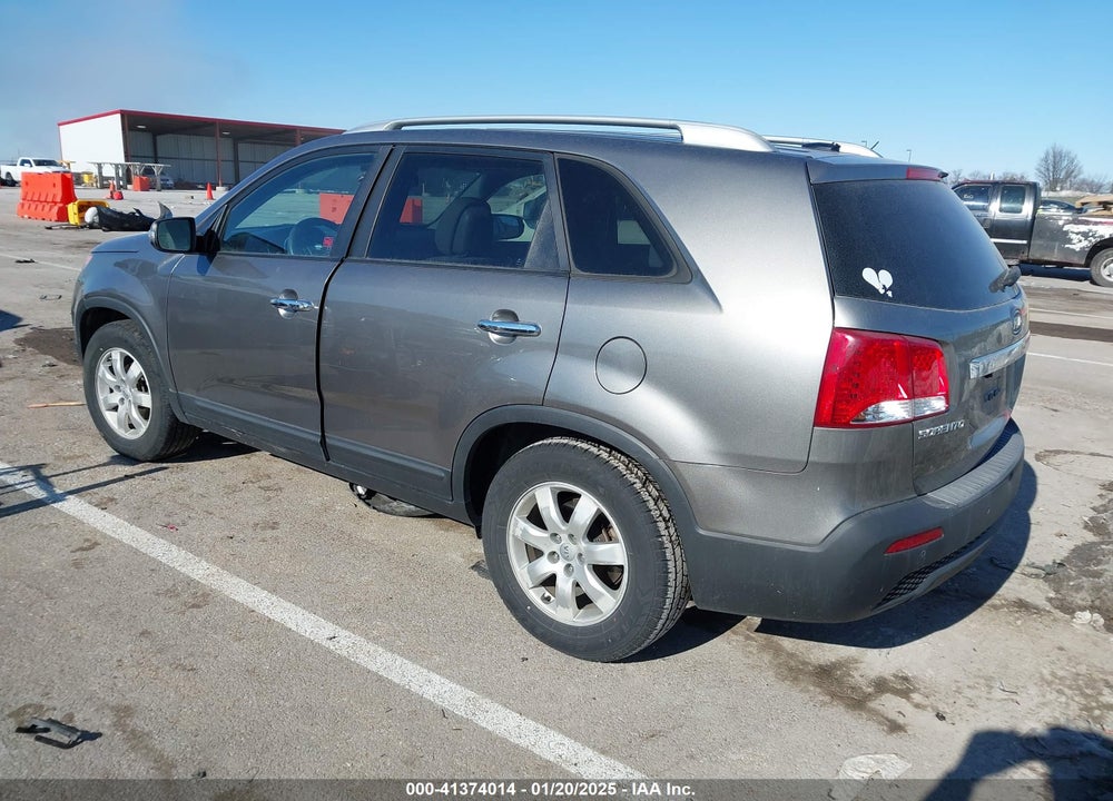 2013 KIA SORENTO LX VIN: 5XYKT4A63DG326482