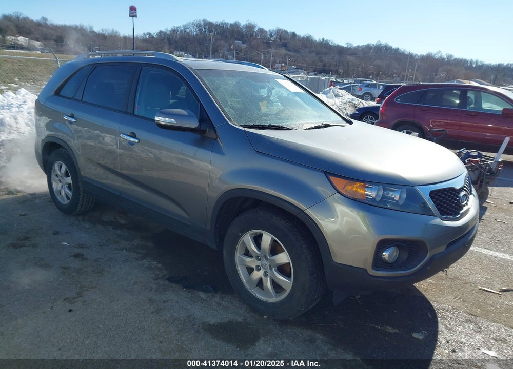 2013 KIA SORENTO LX VIN: 5XYKT4A63DG326482