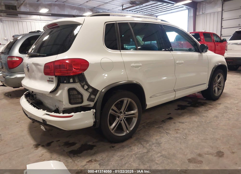 2017 VOLKSWAGEN TIGUAN 2.0T SPORT VIN: WVGUV7AXXHK019674