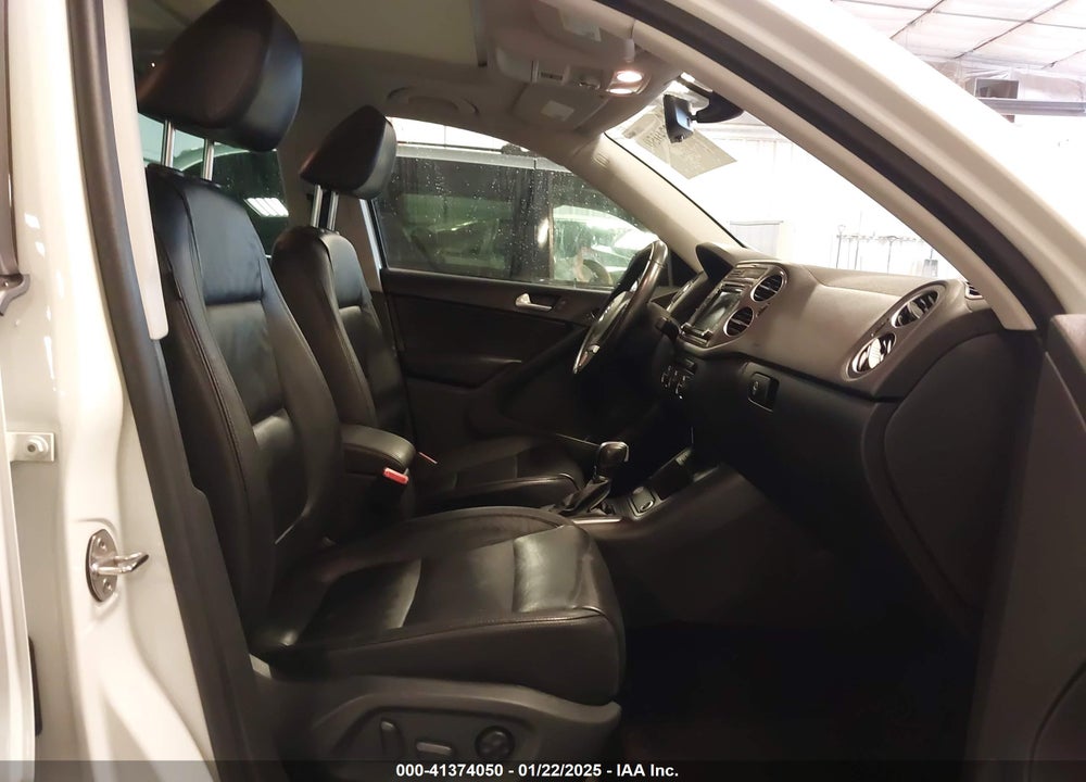 2017 VOLKSWAGEN TIGUAN 2.0T SPORT VIN: WVGUV7AXXHK019674