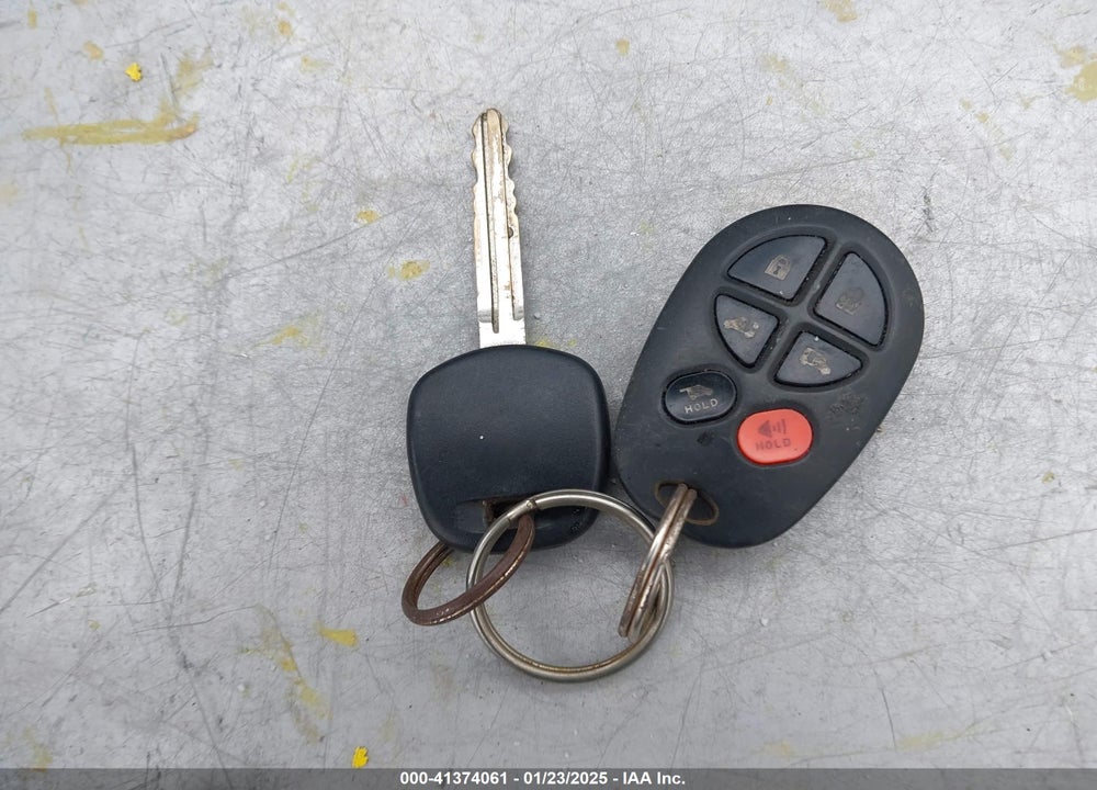 2012 TOYOTA SIENNA XLE V6 8 PASSENGER VIN: 5TDYK3DCXCS206978