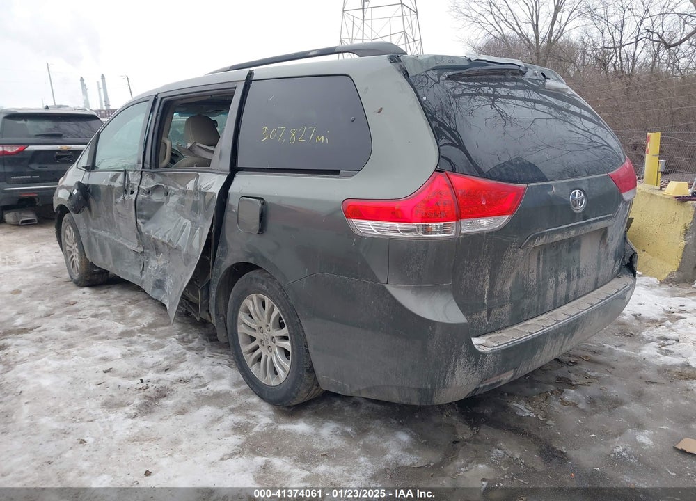 2012 TOYOTA SIENNA XLE V6 8 PASSENGER VIN: 5TDYK3DCXCS206978