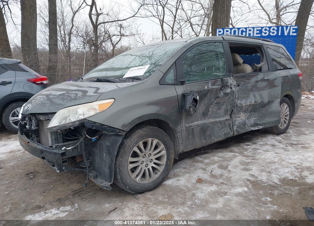 2012 TOYOTA SIENNA XLE V6 8 PASSENGER VIN: 5TDYK3DCXCS206978