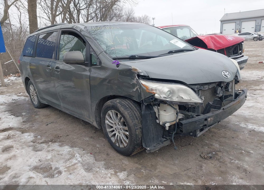 2012 TOYOTA SIENNA XLE V6 8 PASSENGER VIN: 5TDYK3DCXCS206978