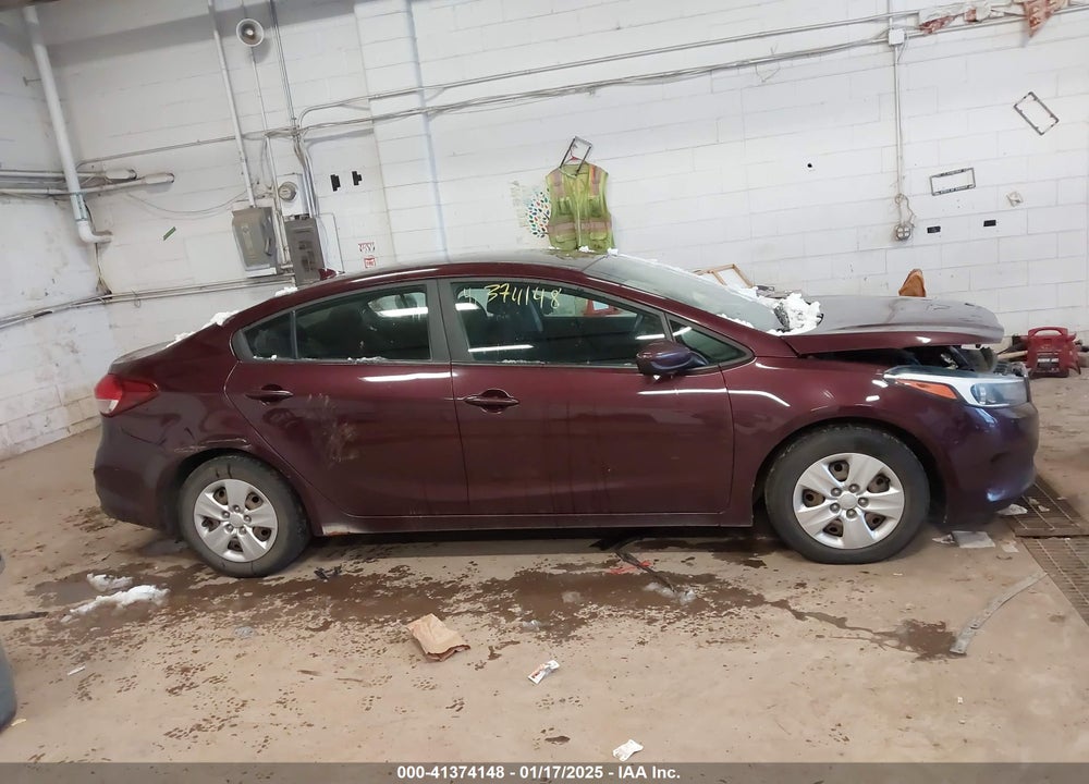 2017 KIA FORTE VIN: 3KPFK4A75HE037054