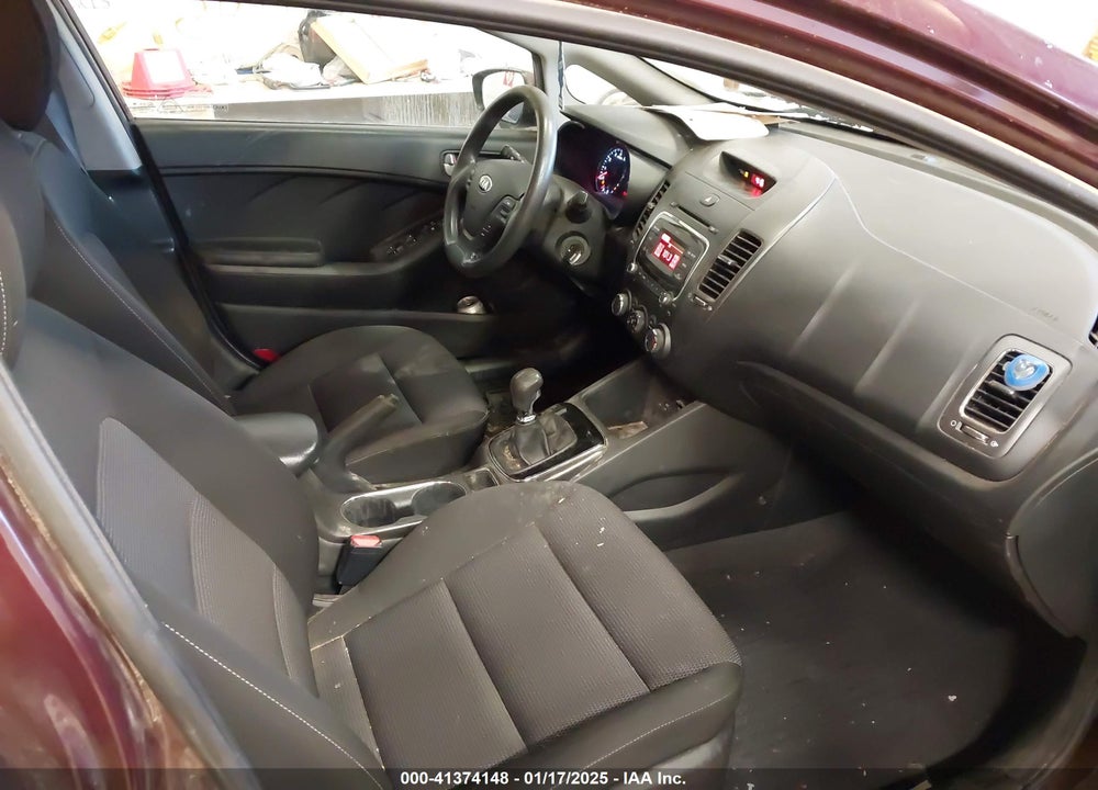 2017 KIA FORTE VIN: 3KPFK4A75HE037054