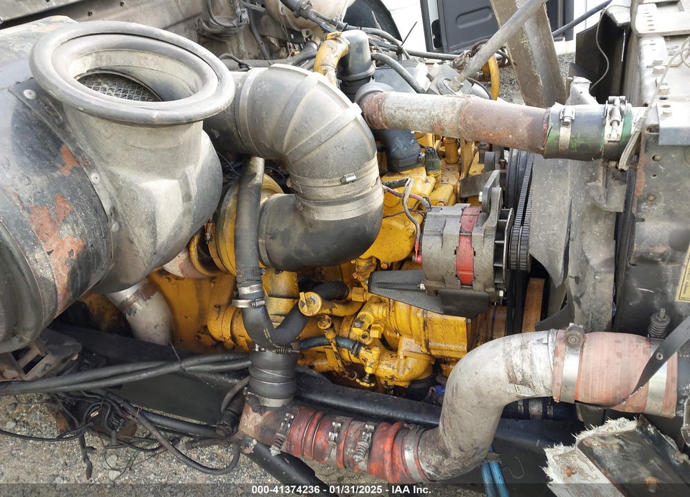 1995 WHITE/GMC WG VIN: 4V2JCBBE7SR842832