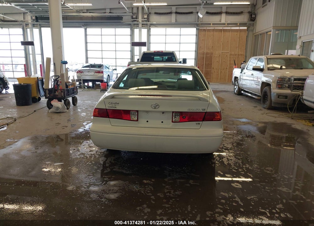 2000 TOYOTA CAMRY LE V6 VIN: 4T1BF28K5YU943011