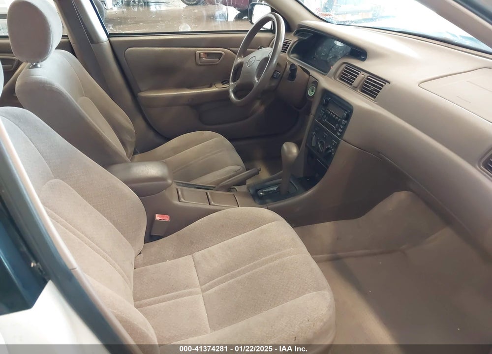 2000 TOYOTA CAMRY LE V6 VIN: 4T1BF28K5YU943011