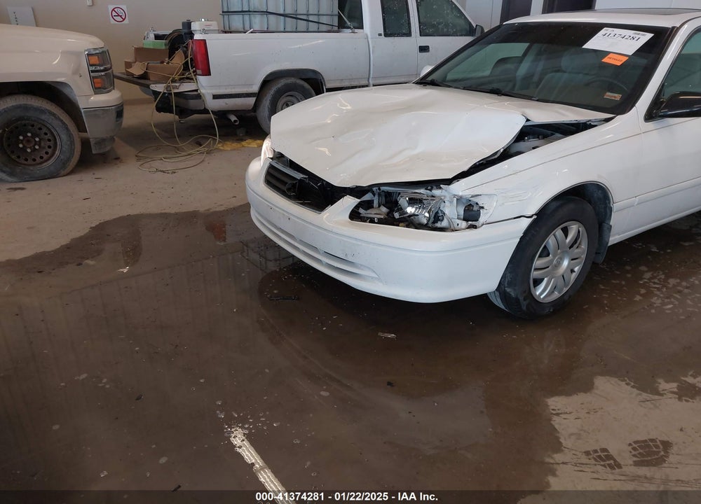 2000 TOYOTA CAMRY LE V6 VIN: 4T1BF28K5YU943011