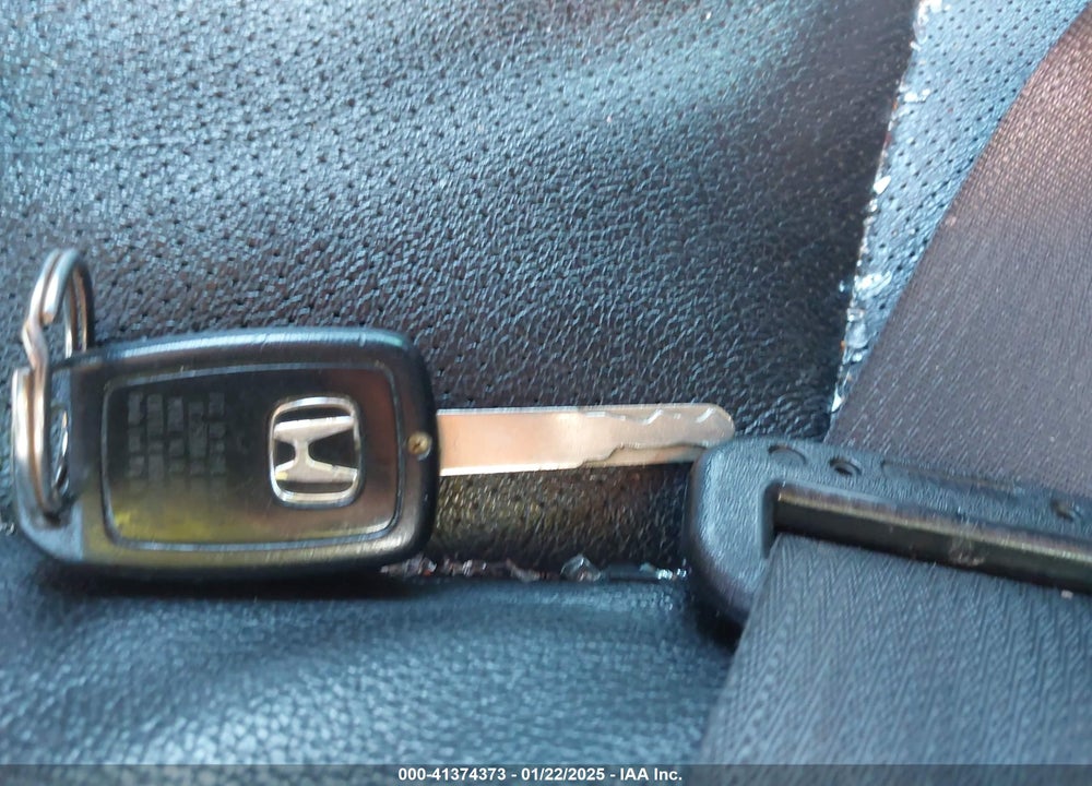 2017 HONDA ACCORD VIN: 1HGCR2F12HA203011