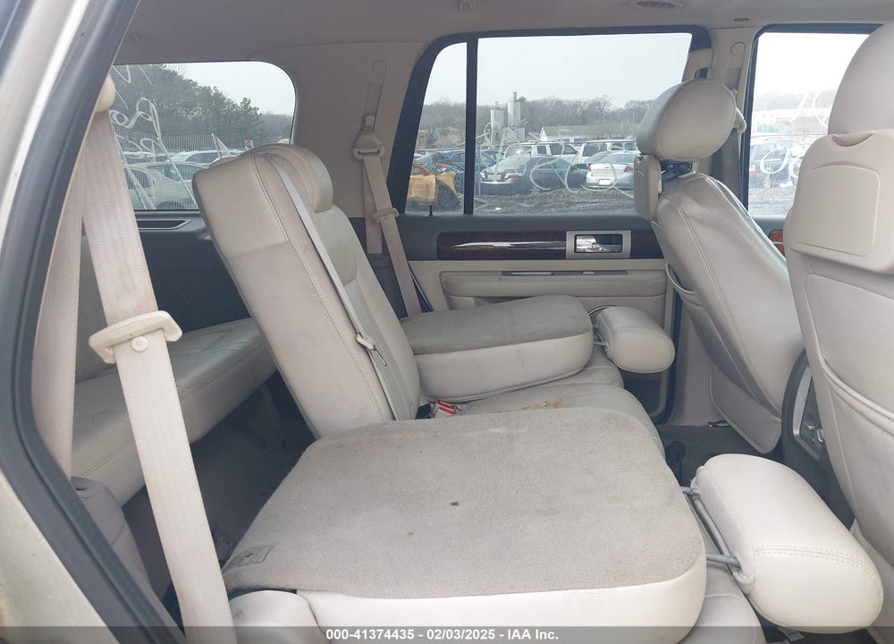 2004 LINCOLN NAVIGATOR VIN: 5LMFU28R04LJ43475