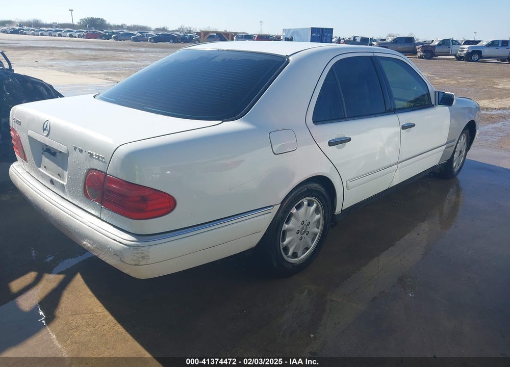 1999 MERCEDES-BENZ E 300 DIESEL VIN: WDBJF25H5XA929133