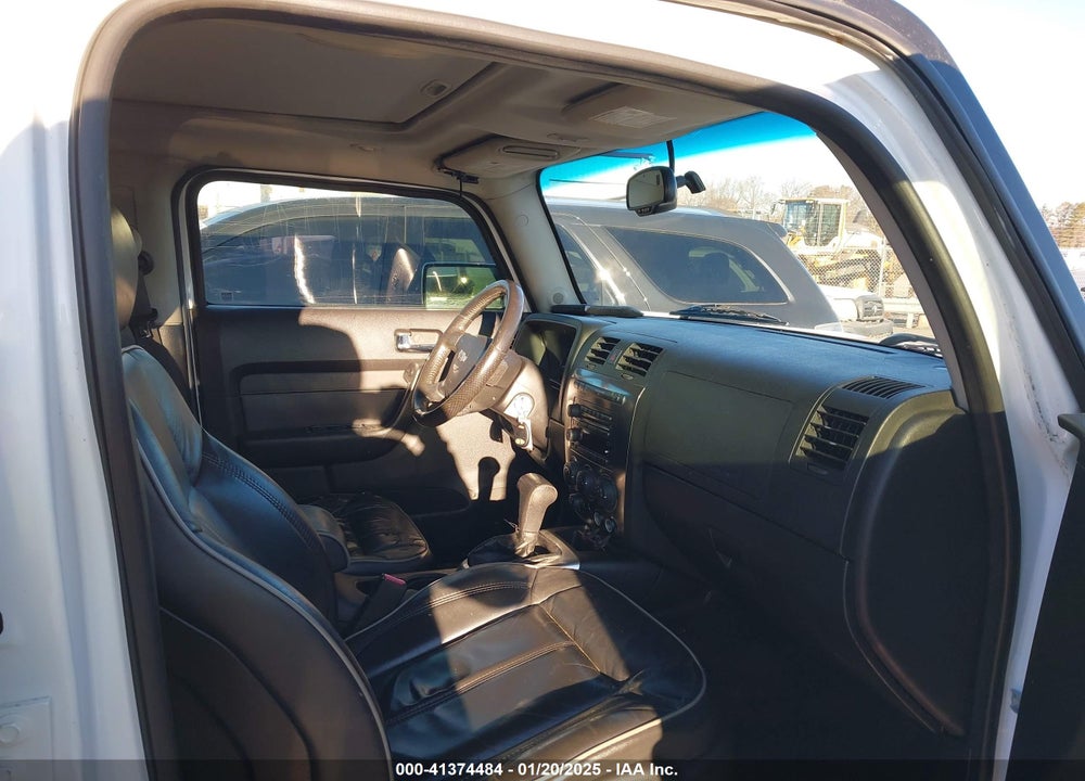 2007 HUMMER H3 SUV VIN: 5GTDN13E378164119