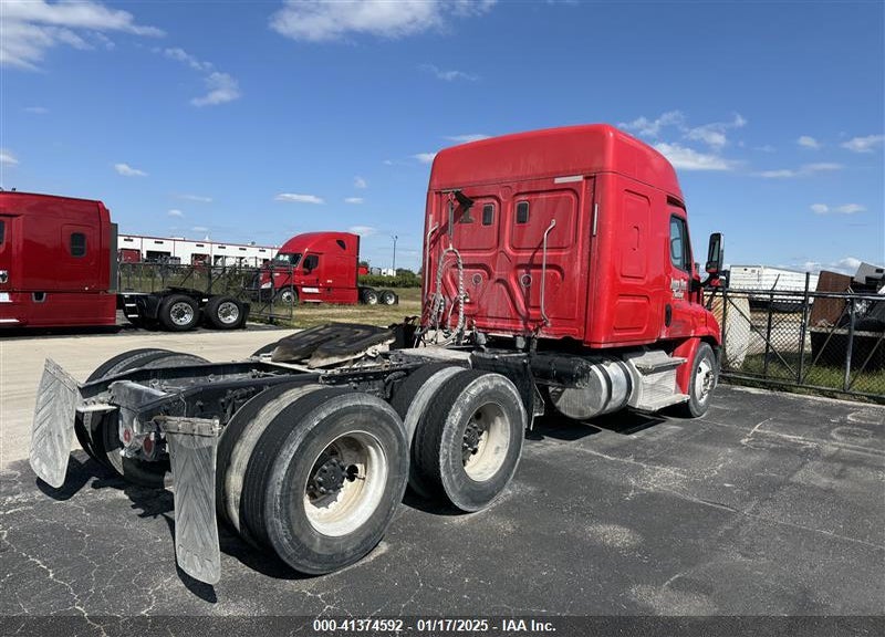 2015 FREIGHTLINER CASCADIA 113 VIN: 3AKJGHDV2FSGA3572