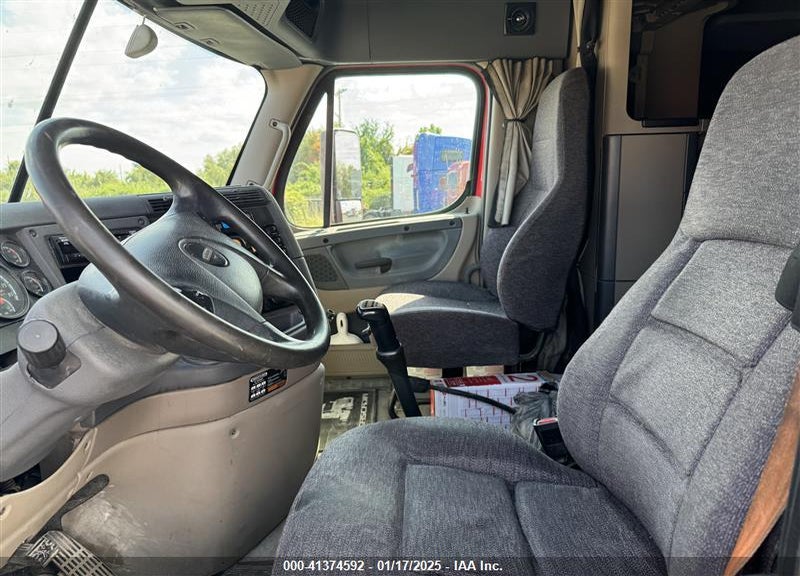 2015 FREIGHTLINER CASCADIA 113 VIN: 3AKJGHDV2FSGA3572