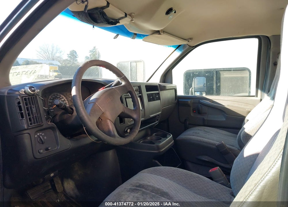 2003 GMC SAVANA CUTAWAY STANDARD W/C7A VIN: 1GDHG31U031900599