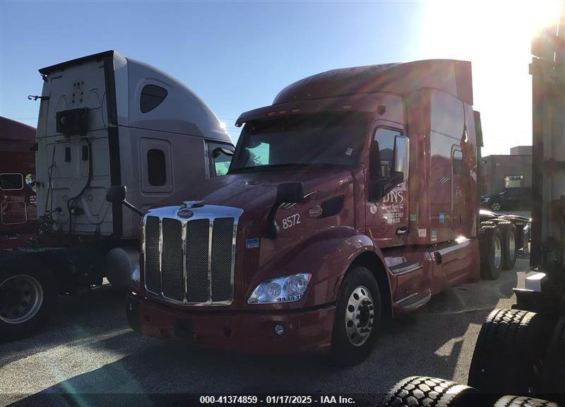 2018 PETERBILT 579 VIN: 1XPBDP9XXJD457736